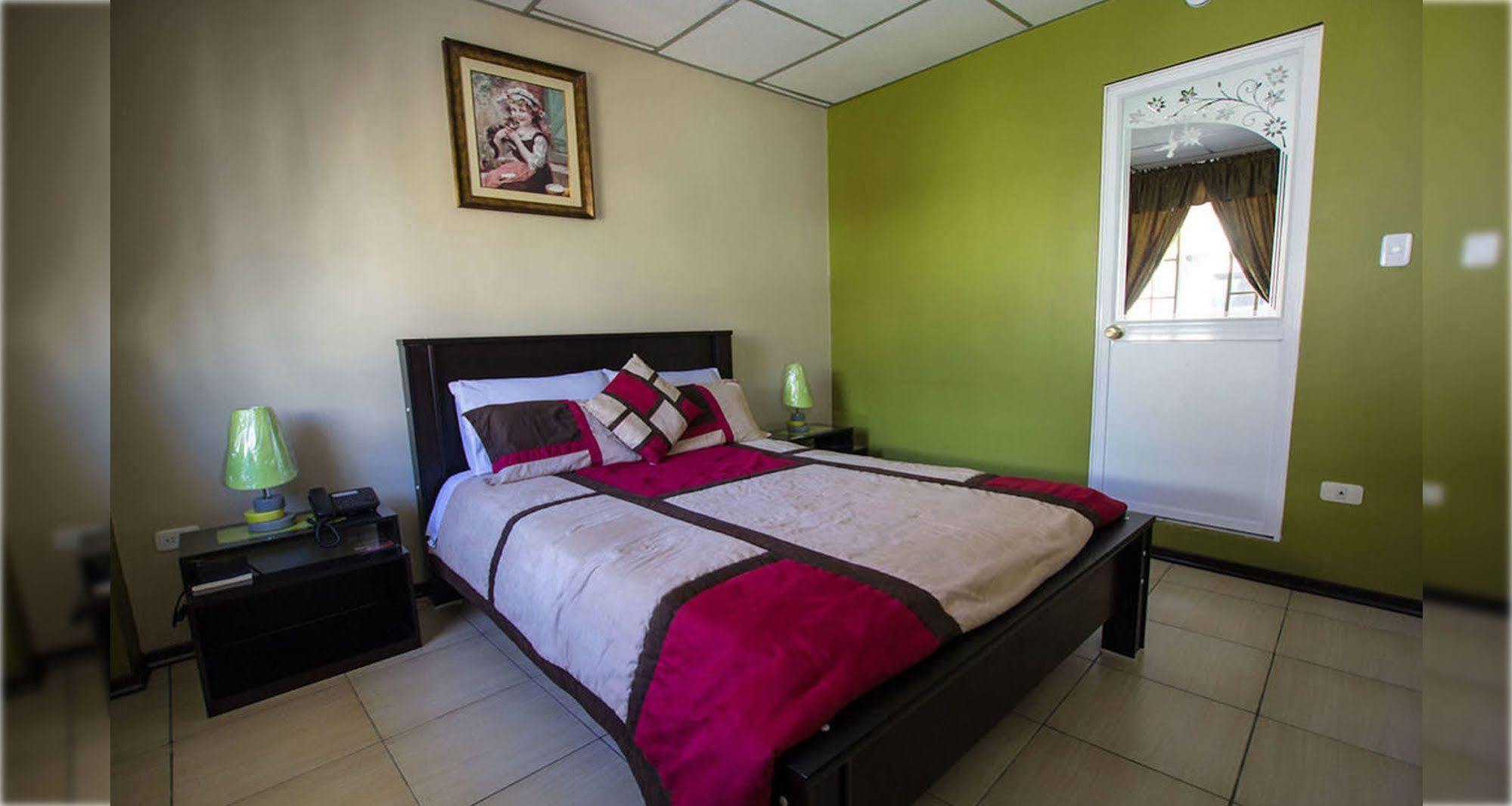 Hotel Las Gardenias Cuenca Exterior photo